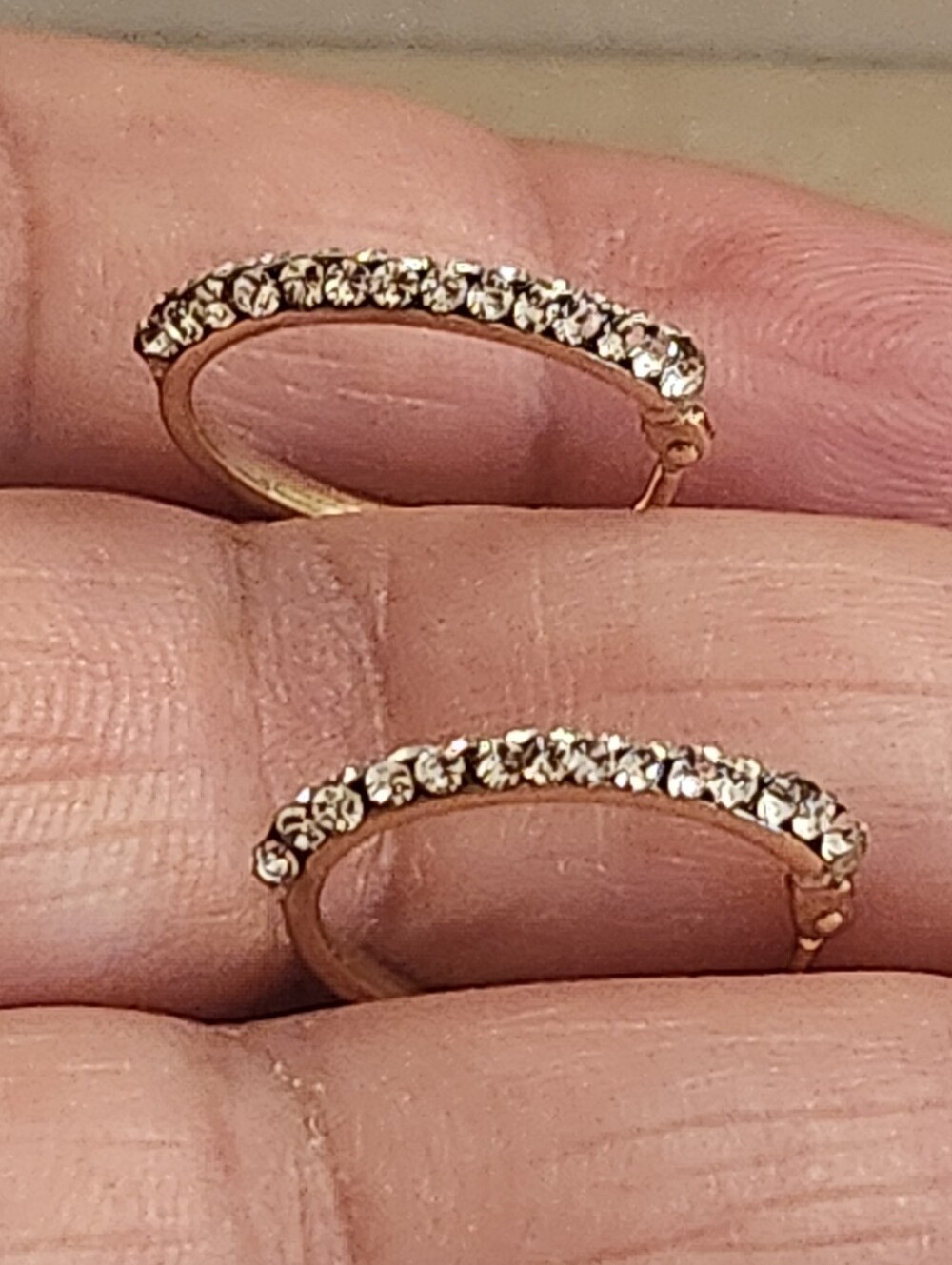 14kt Gold l Hoop Earrings - Elegant Sparkle for Women